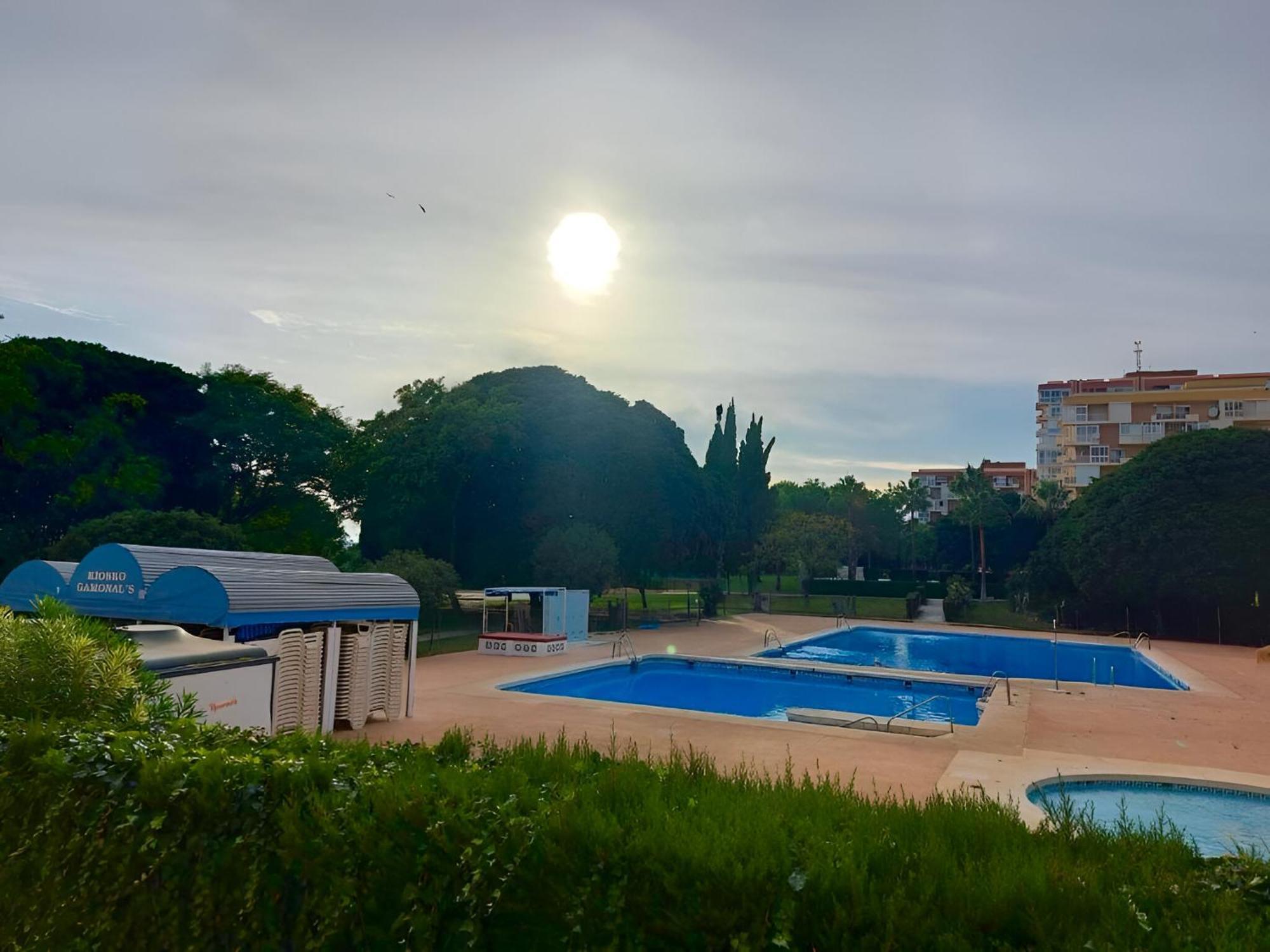 בנאלמדנה Luxury Suites Sunset Beach מראה חיצוני תמונה